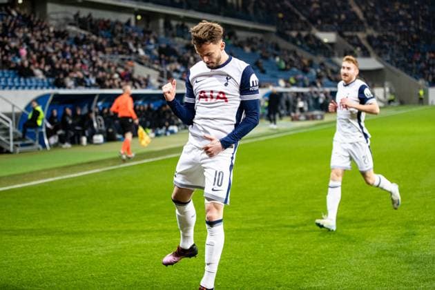 Tor fuer Tottenham Hotspur 0:1 durch Maddison James (Tottenham Hotspur 10) GER, TSG 1899 Hoffenheim vs Tottenham Hotspur, Fussball, UEFA Europa League, 7. Spieltag, Saison 2024 2025, 23.01.2025 DFL REGULATIONS PROHIBIT ANY USE OF PHOTOGRAPHS AS IMAGE SEQUENCES AND OR QUASI-VIDEO GER, TSG 1899 Hoffenheim vs Tottenham Hotspur, Fussball, UEFA Europa League, 7. Spieltag, Saison 2024 2025, 23.01.2025 Sinsheim Copyright: xEibner-Pressefoto RogerxBuerkex EP_RBE