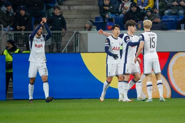 Torjubel Tottenham Hotspur beim 0:2 durch Heung-min Son (Tottenham Hotspur, 07) , Fussball, UEFA Europa League, 7. Spieltag, 2024 2025, TSG Hoffenheim vs. Tottenham Hotspur, 23.01.2025, Rhein-Neckar-Arena, Sinsheim, Deutschland Sinsheim Rhein-Neckar-Arena Baden-Württemberg Deutschland Copyright: xGrantxHubbsx