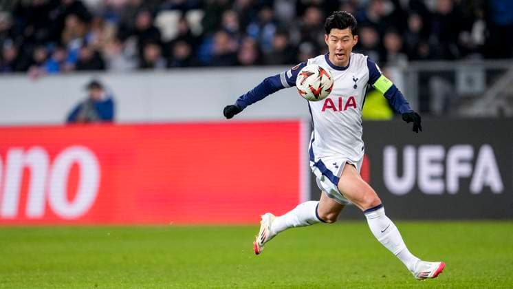 Heung-Min Son (Tottenham, 7), am Ball, Freisteller, Ganzkörper, Einzelbild, Einzelfoto, Aktion, Action, 23.01.2025, Sinsheim (Deutschland), Fussball, UEFA Europa League, Gruppenphase, TSG 1899 Hoffenheim - Tottenham Hotspur, EVENT REGULATIONS PROHIBIT ANY USE OF PHOTOGRAPHS AS IMAGE SEQUENCES AND OR QUASI-VIDEO.