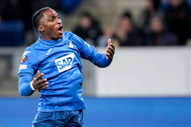 Torschütze David Mokwa (Hoffenheim, 52), Spieler der TSG 1899 Hoffenheim, jubelt über das Tor zum 2:3, Jubel, jubeln, Torjubel, Torerfolg, celebrate the goal, goal, celebration, jubelt ueber das Tor, Freuen, Freude, freut sich, optimistisch, positiv, Spielszene, Highlight, Einzelbild, Einzelfoto, Aktion, Action, 23.01.2025, Sinsheim (Deutschland), Fussball, UEFA Europa League, Gruppenphase, TSG 1899 Hoffenheim - Tottenham Hotspur, DFB DFL REGULATIONS PROHIBIT ANY USE OF PHOTOGRAPHS AS IMAGE SEQUENCES AND OR QUASI-VIDEO.
