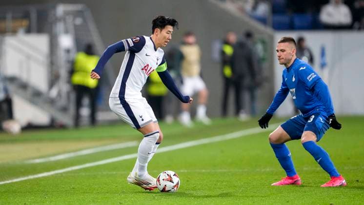 v.li.: Heung-Min Son (Tottenham, 7), Pavel Kaderabek (Hoffenheim, 3), Aktion, Action, Spielszene, 23.01.2025, Sinsheim (Deutschland), Fussball, UEFA Europa League, Gruppenphase, TSG 1899 Hoffenheim - Tottenham Hotspur, DFB DFL REGULATIONS PROHIBIT ANY USE OF PHOTOGRAPHS AS IMAGE SEQUENCES AND OR QUASI-VIDEO.