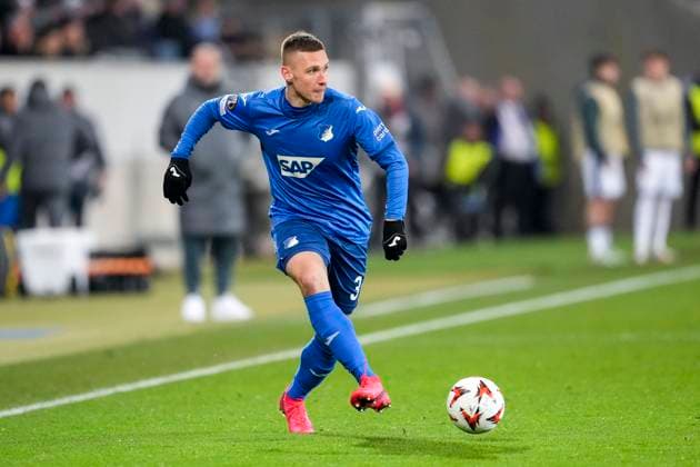 Pavel Kaderabek (Hoffenheim, 3), am Ball, Freisteller, Ganzkörper, Einzelbild, Einzelfoto, Aktion, Action, 23.01.2025, Sinsheim (Deutschland), Fussball, UEFA Europa League, Gruppenphase, TSG 1899 Hoffenheim - Tottenham Hotspur, DFB DFL REGULATIONS PROHIBIT ANY USE OF PHOTOGRAPHS AS IMAGE SEQUENCES AND OR QUASI-VIDEO.