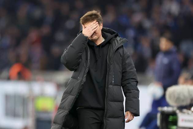 Trainer Merlin Polzin (Hamburger SV) schaut enttaeuscht, 2. Bundesliga, Hertha BSC vs Hamburger SV, Olympiastadion am 25. January 2025 in Berlin, Deutschland. (Foto von Marco Steinbrenner DeFodi Images) Trainer Merlin Polzin (Hamburger SV) looks dejected, 2. Bundesliga, Hertha BSC vs Hamburger SV, Olympiastadion, January 25, 2025 in Berlin, Germany. (Photo by Marco Steinbrenner DeFodi Images) DFB DFL REGULATIONS PROHIBIT ANY USE OF PHOTOGRAPHS AS IMAGE SEQUENCES AND OR QUASI-VIDEO. Defodi-700_berlin_hsv_20250125_033