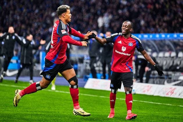 Daniel Heuer Fernandes (Hamburger SV, 01) jubelt ueber Torschuss zum 2:0, Jean-Luc Dompe (Hamburger SV, 07), GER, Hertha BSC vs. Hamburger SV (HSV), Fussball Herren, 2. Bundesliga, Saison 2024 2025, 19. Spieltag, 25.01.2025 (DFL REGULATIONS PROHIBIT ANY USE OF PHOTOGRAPHS AS IMAGE SEQUENCES AND OR QUASI - VIDEO). GER, Hertha BSC vs. Hamburger SV (HSV), Fussball Herren, 2. Bundesliga, Saison 2024 2025, 19. Spieltag, 25.01.2025 Berlin