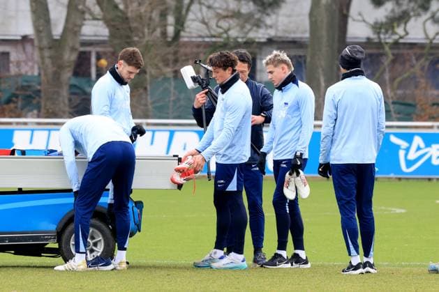 DEU, DFL, 2. FBL Hertha BSC, Training, 26.01.2025, Sportforum, Berlin, DEU, DFL, 2. FBL Hertha BSC, Training, im Bild Hertha-Spieler, Fabian Reese (Hertha BSC Berlin 11), Marten Winkler (Hertha BSC Berlin 22) DFL - regulations prohibit any use of Photographs as image sequences and or quasi-video Foto: Juergen Engler nordphoto GmbH