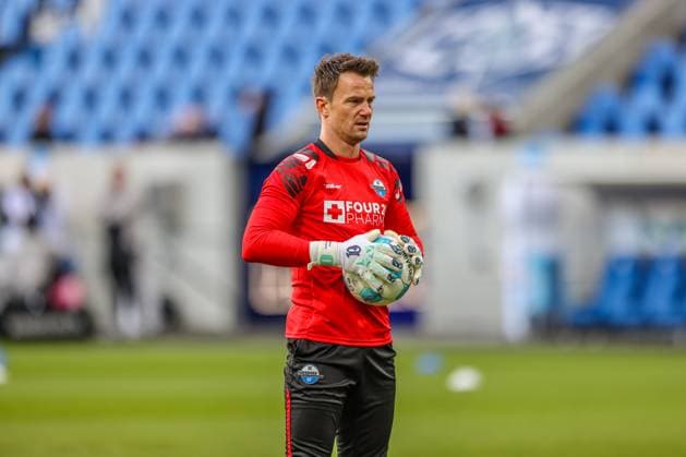 GER, Darmstadt, SV Darmstadt 98 vs SC Paderborn, 2. Bundesliga, Fussball, DFB, Spielzeit 2024 2025, Merck-Stadion am Böllenfalltor, 19. Spieltag, im Bild: Manuel Riemann (SC Paderborn 1) vor dem Spiel gegen Darmstadt 98 DFB DFL REGULATIONS PROHIBIT ANY USE OF PHOTOGRAPHS AS IMAGE SEQUENCES AND OR QUASI-VIDEO, 14.12.2024,