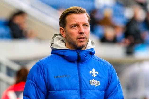Florian Kohfeldt (SV Darmstadt 98, Trainer) vor dem Spiel, GER, SV Darmstadt 98 vs. SC Paderborn 07, Fussball, 2. Bundesliga, 19. Spieltag, Saison 2024 2025, 26.01.2025. DFL REGULATIONS PROHIBIT ANY USE OF PHOTOGRAPHS as IMAGE SEQUENCES and or QUASI-VIDEO. GER, SV Darmstadt 98 vs. SC Paderborn 07, Fussball, 2. Bundesliga, 19. Spieltag, Saison 2024 2025, 26.01.2025. Darmstadt