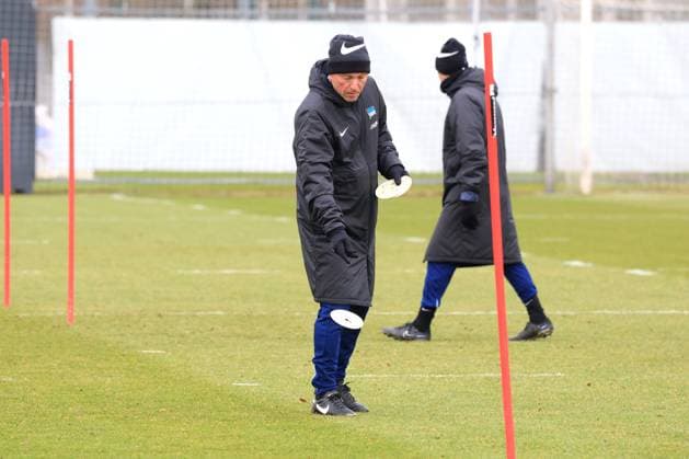 DEU, DFL, 2. FBL Hertha BSC, Training, 28.01.2025, Sportforum, Berlin, DEU, DFL, 2. FBL Hertha BSC, Training, im Bild Co-Trainer, Armin Reutershahn (Hertha BSC Berlin) DFL - regulations prohibit any use of Photographs as image sequences and or quasi-video Foto: Juergen Engler nordphoto GmbH