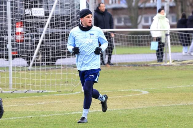 DEU, DFL, 2. FBL Hertha BSC, Training, 28.01.2025, Sportforum, Berlin, DEU, DFL, 2. FBL Hertha BSC, Training, im Bild Diego Demme (Hertha BSC Berlin 6) DFL - regulations prohibit any use of Photographs as image sequences and or quasi-video Foto: Juergen Engler nordphoto GmbH