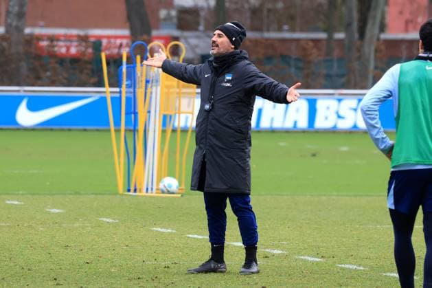 DEU, DFL, 2. FBL Hertha BSC, Training, 28.01.2025, Sportforum, Berlin, DEU, DFL, 2. FBL Hertha BSC, Training, im Bild Cheftrainer Cristian Fiel (Hertha BSC Berlin) DFL - regulations prohibit any use of Photographs as image sequences and or quasi-video Foto: Juergen Engler nordphoto GmbH nordphotoxGmbHx xEngler nph00076