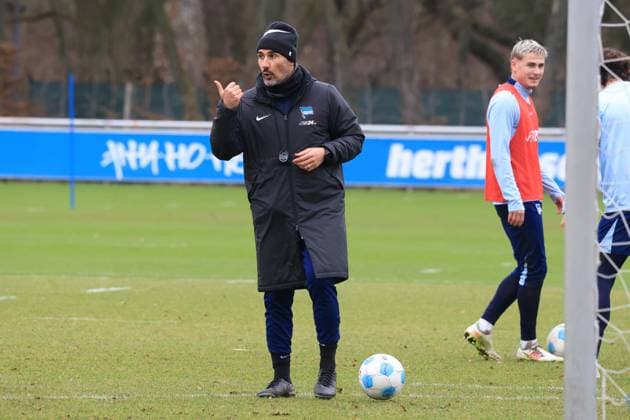 DEU, DFL, 2. FBL Hertha BSC, Training, 28.01.2025, Sportforum, Berlin, DEU, DFL, 2. FBL Hertha BSC, Training, im Bild Cheftrainer Cristian Fiel (Hertha BSC Berlin) DFL - regulations prohibit any use of Photographs as image sequences and or quasi-video Foto: Juergen Engler nordphoto GmbH nordphotoxGmbHx xEngler nph00076