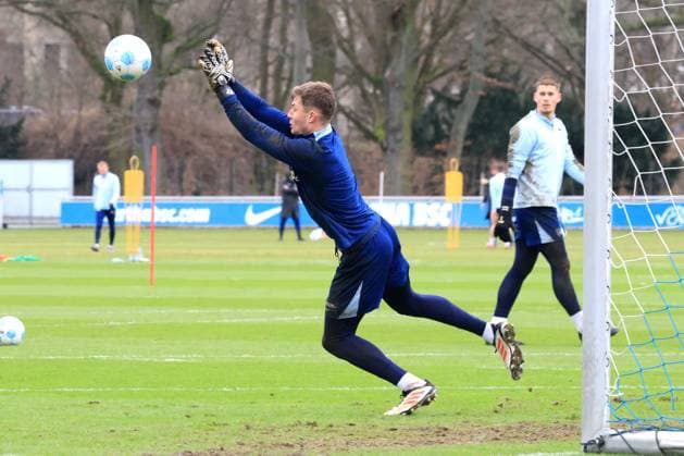 DEU, DFL, 2. FBL Hertha BSC, Training, 28.01.2025, Sportforum, Berlin, DEU, DFL, 2. FBL Hertha BSC, Training, im Bild Tjark Ernst (Hertha BSC Berlin 1) DFL - regulations prohibit any use of Photographs as image sequences and or quasi-video Foto: Juergen Engler nordphoto GmbH