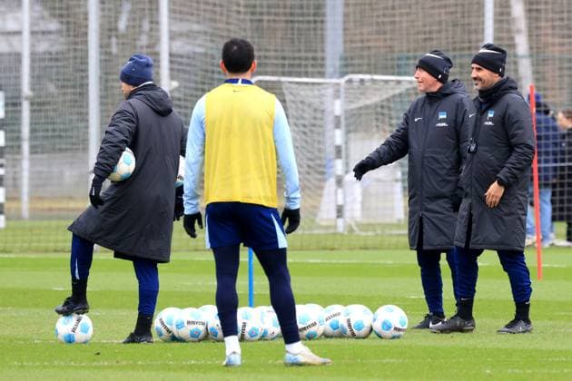 DEU, DFL, 2. FBL Hertha BSC, Training, 28.01.2025, Sportforum, Berlin, DEU, DFL, 2. FBL Hertha BSC, Training, im Bild Cheftrainer Cristian Fiel (Hertha BSC Berlin), Co-Trainer, Armin Reutershahn (Hertha BSC Berlin), Co-Co-Trainer Patrick Ebert (Hertha BSC Berlin) DFL - regulations prohibit any use of Photographs as image sequences and or quasi-video Foto: Juergen Engler nordphoto GmbH