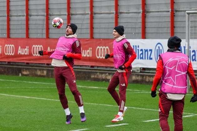 Harry Kane (FC Bayern Muenchen, 09) mit Ball, mit Josip Stanisic (FC Bayern Muenchen, 44), GER, Abschlusstraining, FC Bayern Muenchen, Fussball, UEFA Champions League, 8. Spieltag, Saison 2024 2025, 28.01.2025, GER, Abschlusstraining, FC Bayern Muenchen, Fussball, UEFA Champions League, 8. Spieltag, Saison 2024 2025, 28.01.2025 Muenchen Copyright: xEibner-Pressefoto JennixMaulx EP_JML