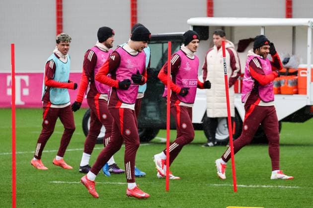 Spieler laufend beim Training, Adam Aznou (FC Bayern Muenchen, 49) mit Harry Kane (FC Bayern Muenchen, 09) und Aleksandar Pavlovic (FC Bayern Muenchen, 45), mit Josip Stanisic (FC Bayern Muenchen, 44) und Serge Gnabry (FC Bayern Muenchen, 07), GER, Abschlusstraining, FC Bayern Muenchen, Fussball, UEFA Champions League, 8. Spieltag, Saison 2024 2025, 28.01.2025, GER, Abschlusstraining, FC Bayern Muenchen, Fussball, UEFA Champions League, 8. Spieltag, Saison 2024 2025, 28.01.2025 Muenchen Copyright: xEibner-Pressefoto JennixMaulx EP_JML