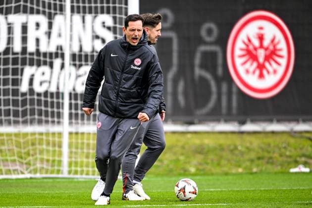 Dino Toppmoeller (Eintracht Frankfurt, Trainer) gestikuliert, GER, Abschlusstraining, Eintracht Frankfurt, Fussball, UEFA Europa League, 8. Spieltag, Spielzeit 2024 25, 29.01.2025. GER, Abschlusstraining, Eintracht Frankfurt, Fussball, UEFA Europa League, 8. Spieltag, Spielzeit 2024 25, 29.01.2025. Frankfurt am Main Copyright: xEibner-Pressefoto FlorianxWiegandx EP_FWD