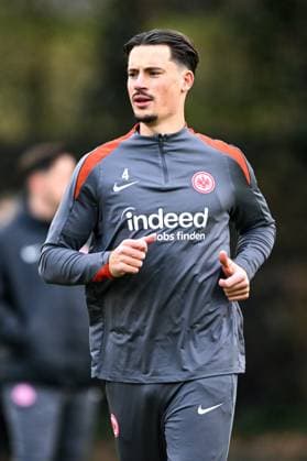 Robin Koch (Eintracht Frankfurt, 04) beim warm machen, GER, Abschlusstraining, Eintracht Frankfurt, Fussball, UEFA Europa League, 8. Spieltag, Spielzeit 2024 25, 29.01.2025. GER, Abschlusstraining, Eintracht Frankfurt, Fussball, UEFA Europa League, 8. Spieltag, Spielzeit 2024 25, 29.01.2025. Frankfurt am Main Copyright: xEibner-Pressefoto FlorianxWiegandx EP_FWD
