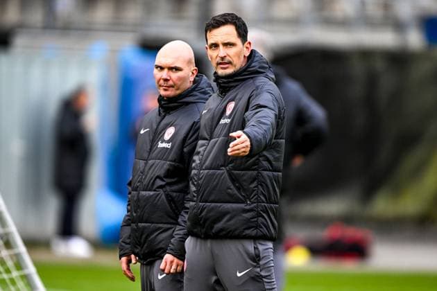 Dino Toppmoeller (Eintracht Frankfurt, Trainer) gestikuliert, GER, Abschlusstraining, Eintracht Frankfurt, Fussball, UEFA Europa League, 8. Spieltag, Spielzeit 2024 25, 29.01.2025. GER, Abschlusstraining, Eintracht Frankfurt, Fussball, UEFA Europa League, 8. Spieltag, Spielzeit 2024 25, 29.01.2025. Frankfurt am Main Copyright: xEibner-Pressefoto FlorianxWiegandx EP_FWD