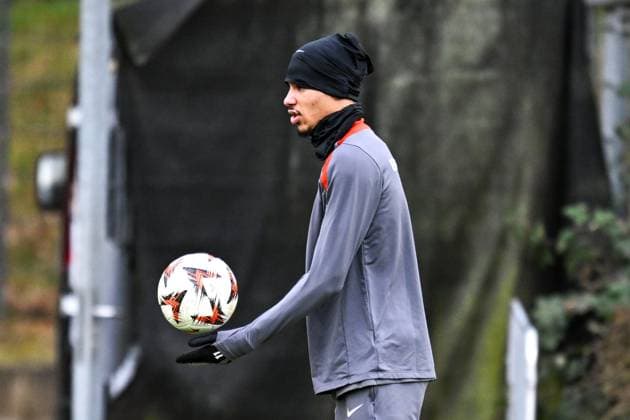 Hugo Ekitike (Eintracht Frankfurt, 11) mit Ball, GER, Abschlusstraining, Eintracht Frankfurt, Fussball, UEFA Europa League, 8. Spieltag, Spielzeit 2024 25, 29.01.2025. GER, Abschlusstraining, Eintracht Frankfurt, Fussball, UEFA Europa League, 8. Spieltag, Spielzeit 2024 25, 29.01.2025. Frankfurt am Main Copyright: xEibner-Pressefoto FlorianxWieganx EP_FWD
