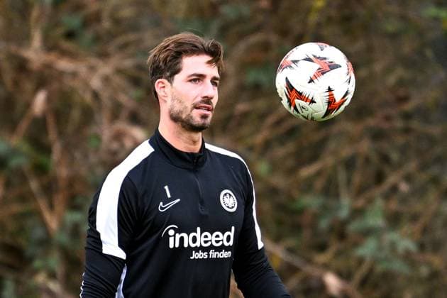 Kevin Trapp (Eintracht Frankfurt, 01) mit Ball, GER, Abschlusstraining, Eintracht Frankfurt, Fussball, UEFA Europa League, 8. Spieltag, Spielzeit 2024 25, 29.01.2025. GER, Abschlusstraining, Eintracht Frankfurt, Fussball, UEFA Europa League, 8. Spieltag, Spielzeit 2024 25, 29.01.2025. Frankfurt am Main Copyright: xEibner-Pressefoto FlorianxWieganx EP_FWD