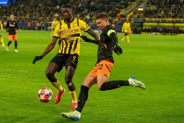 Serhou Yadaly Guirassy (Borussia Dortmund 09, 09) gegen Mykola Matviyenko (Schachtar Donezk, 22), GER BVB Borussia Dortmund 09 vs. Schachtar Donezk, Fussball, Champions League, Spieltag 8, Saison 2024 2025, 29.01.2025 GER BVB Borussia Dortmund 09 vs. Schachtar Donezk, Fussball, Champions League, Spieltag 8, Saison 2024 2025, 29.01.2025 Dortmund Copyright: xEibner-Pressefoto FabianxFriesex EP_FFE