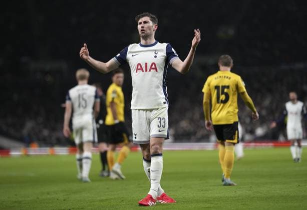 A dejected Ben Davies of Tottenham Hotspur Tottenham Hotspur v Elfsborg, UEFA Europa League, Group Stage, Football, Tottenham Hotspur Stadium, London, UK - 30 Jan 2025 EDITORIAL USE ONLY No use with unauthorised audio, video, data, fixture lists, club league logos or live services. Online in-match use limited to 120 images, no video emulation. No use in betting, games or single club league player publications. Copyright: xJedxLeicester Shutterstockx 15122183a