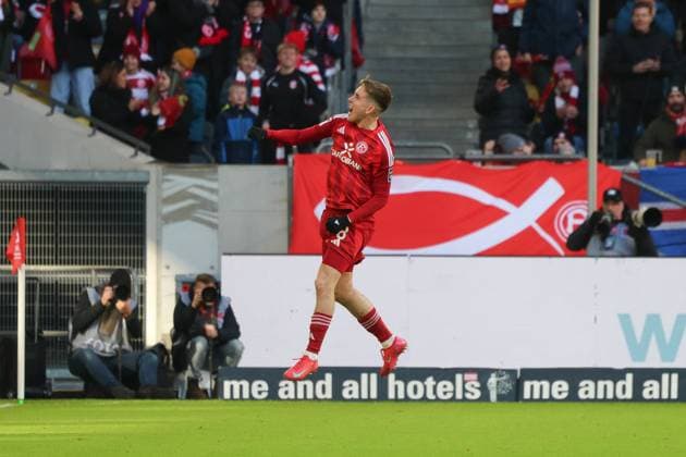 Tor fuer Duesseldorf zum 1:0 durch Isak Bergmann Johannesson (Duesseldorf 8), GER, Fortuna Duesseldorf vs. SSV Ulm 1846 , 2. Fussball-Bundesliga, 20. Spieltag, Saison 2024 2025, 01.02.2024, DFL REGULATIONS PROHIBIT ANY USE OF PHOTOGRAPHS AS IMAGE SEQUENCES AND OR QUASI-VIDEO, GER, Fortuna Duesseldorf vs. SSV Ulm 1846 , 2. Fussball-Bundesliga, 20. Spieltag, Saison 2024 2025, 01.02.2024, Duesseldorf