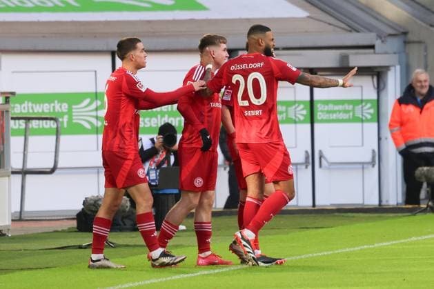 Tor fuer Duesseldorf zum 1:0 durch Isak Bergmann Johannesson (Duesseldorf 8), GER, Fortuna Duesseldorf vs. SSV Ulm 1846 , 2. Fussball-Bundesliga, 20. Spieltag, Saison 2024 2025, 01.02.2024, DFL REGULATIONS PROHIBIT ANY USE OF PHOTOGRAPHS AS IMAGE SEQUENCES AND OR QUASI-VIDEO, GER, Fortuna Duesseldorf vs. SSV Ulm 1846 , 2. Fussball-Bundesliga, 20. Spieltag, Saison 2024 2025, 01.02.2024, Duesseldorf