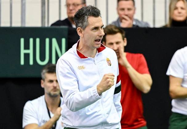 February 1, 2025, Montreal, Pq, Canada: Team Hungary captain Kornel Bardoczky reacts during a Davis Cup qualifying tennis match between Alexis Galarneau, of Canada and Fabian Marozsan, of Hungary, in Montreal on Saturday, February 1, 2025. Alexis Galarneau, Fabian Marozsan, Kornel Bardoczky, - ZUMAc35_ 20250201_zaf_c35_050 Copyright: xGrahamxHughesx