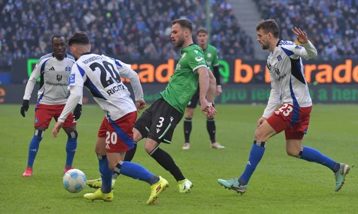 02.02.2025, xblx, Fussball 2.Bundesliga, Hamburger SV - Hannover 96 v.l. Jean-Luc Dompe (Hamburg, HSV, Hamburger SV), Marco Richter (Hamburg, HSV, Hamburger SV), Boris Tomiak (Hannover 96), Jonas Meffert (Hamburger SV) (DFL DFB REGULATIONS PROHIBIT ANY USE OF PHOTOGRAPHS as IMAGE SEQUENCES and or QUASI-VIDEO) Hamburg