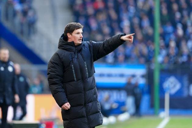 Merlin Polzin (Hamburger SV, Trainer) GER, Hamburger SV vs. Hannover 96, Fussball, 2. Bundesliga, Spieltag 20, Saison 2024 2025, 02.02.2025 DFL REGULATIONS PROHIBIT ANY USE OF PHOTOGRAPHS AS IMAGE SEQUENCES AND OR QUASI-VIDEO GER, Hamburger SV vs. Hannover 96, Fussball, 2. Bundesliga, Spieltag 20, Saison 2024 2025, 02.02.2025 Hamburg Copyright: xEibner-Pressefoto MarcelxvonxFehrnx EP_MFN
