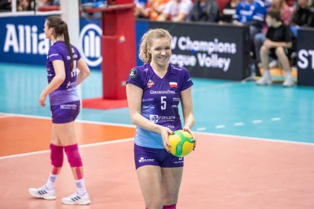 Agnieszka Korneluk (KS DevelopRes Rzeszow, 05) GER, Allianz MTV Stuttgart vs. KS DevelopRes Rzeszow, Volleyball, CEV Volleyball Champions League, Volleyball CL, VCL, Finalrunde, Achtelfinale, Spielzeit 2024 2025, 06.02.2025 GER, Allianz MTV Stuttgart vs. KS DevelopRes Rzeszow, Volleyball, CEV Volleyball Champions League, Volleyball CL, VCL, Finalrunde, Achtelfinale, Spielzeit 2024 2025, 06.02.2025 Stuttgart Copyright: xSandyxDinkelackerx EP_SDR