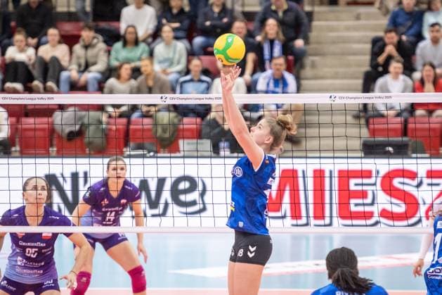 Pia Kaestner (Allianz MTV Stuttgart, 18) GER, Allianz MTV Stuttgart vs. KS DevelopRes Rzeszow, Volleyball, CEV Volleyball Champions League, Volleyball CL, VCL, Finalrunde, Achtelfinale, Spielzeit 2024 2025, 06.02.2025 GER, Allianz MTV Stuttgart vs. KS DevelopRes Rzeszow, Volleyball, CEV Volleyball Champions League, Volleyball CL, VCL, Finalrunde, Achtelfinale, Spielzeit 2024 2025, 06.02.2025 Stuttgart Copyright: xSandyxDinkelackerx EP_SDR