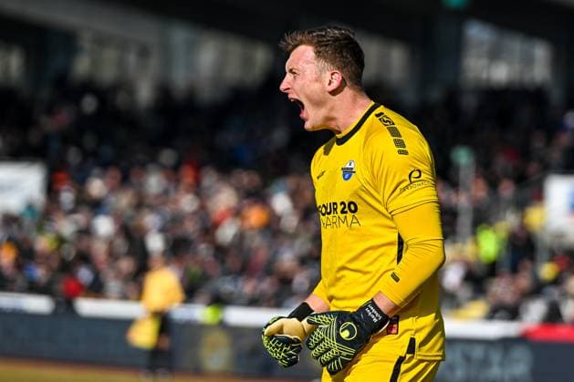 GER, 2. BL, SSV Ulm 1846 vs SC Paderborn 08.02.2025, Donaustadion, Ulm, GER, 2. BL, SSV Ulm 1846 vs SC Paderborn, im Bild Markus Schubert (SC Paderborn, 30) nach einer Abwehraktion, Emotion