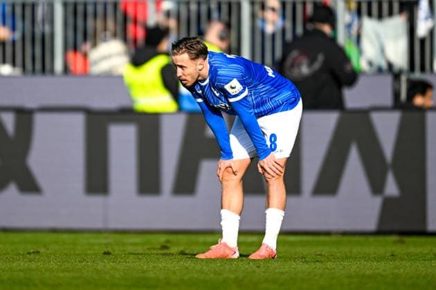 Luca Marseiler (SV Darmstadt 98, 08) ist enttaeuscht, GER, SV Darmstadt 98 vs. SV Elversberg, Fussball, 2. Bundesliga, 21. Spieltag, Saison 2024 2025, 08.02.2025. DFL REGULATIONS PROHIBIT ANY USE OF PHOTOGRAPHS as IMAGE SEQUENCES and or QUASI-VIDEO. GER, SV Darmstadt 98 vs. SV Elversberg, Fussball, 2. Bundesliga, 21. Spieltag, Saison 2024 2025, 08.02.2025. Darmstadt