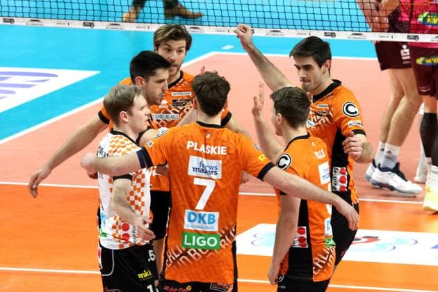 DEU, DVV, 1.VBL, BR Volleys vs. Netzhoppers KW Bestensee, 08.02.2025, Max-Schmeling-Halle, Berlin, DEU, DVV, 1.VBL, BR Volleys vs. Netzhoppers KW Bestensee, im Bild BR Volleys-Spielerkreis Foto: Juergen Engler nordphoto GmbH