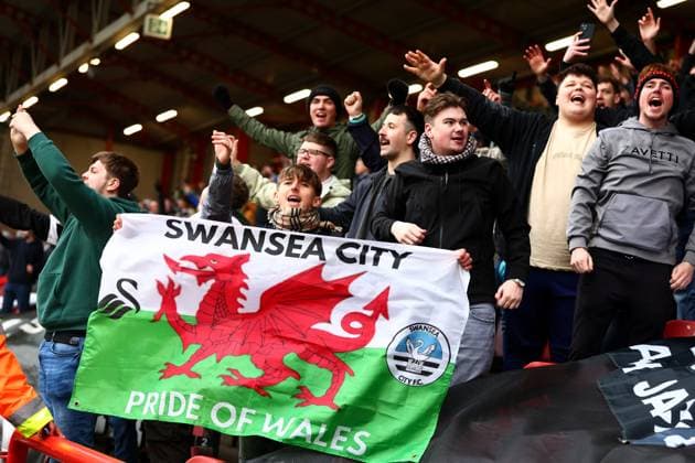 Swansea City fans celebrate. Bristol City v Swansea City, EFL Sky Bet Championship, Football, Ashton Gate, Bristol, UK - 09 Feb 2025 EDITORIAL USE ONLY No use with unauthorised audio, video, data, fixture lists, club league logos or live services. Online in-match use limited to 120 images, no video emulation. No use in betting, games or single club league player publications. Copyright: xJamesxMarsh Shutterstockx 15136749at