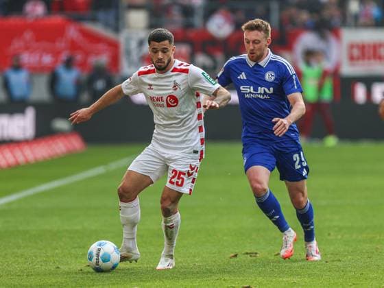 Jusuf Gazibegovic (FC Köln FC Koeln, 25) im Zweikampf gegen Tobias Mohr (FC Schalke 04, 29, GER, FC Köln Koeln vs. FC Schalke 04, Fussball, 2. Bundesliga, 21. Spieltag, Spielzeit 2024 2025, 09.02.2025, DFL DFB REGULATIONS PROHIBIT ANY USE OF PHOTOGRAPHS AS IMAGE SEQUENCES AND OR QUASI-VIDEO, GER, FC Köln Koeln vs. FC Schalke 04, Fussball, 2. Bundesliga, 21. Spieltag, Spielzeit 2024 2025, 09.02.2025 Köln Koeln