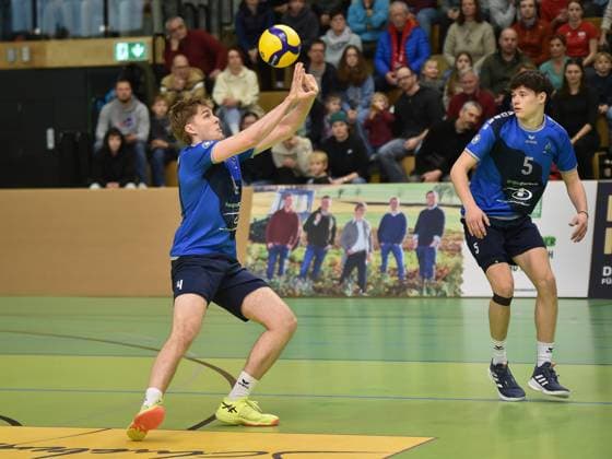 Pekka Arne Stapelfeldt (Volley YoungStars Friedrichshafen, 04), rechts Felix Gudermuth (Volley YoungStars Friedrichshafen, 05) TV Rottenburg vs. Volley YoungStars Friedrichshafen, Volleyball, 2. Bundesliga Sued, 18. Spieltag, Saison 2024 2025, 09.02.2025, TV Rottenburg vs. Volley YoungStars Friedrichshafen, Volleyball, 2. Bundesliga Sued, 18. Spieltag, Saison 2024 2025, 09.02.2025 Rottenburg Copyright: xEibner-Pressefoto RalphxKunzex EP_RKE