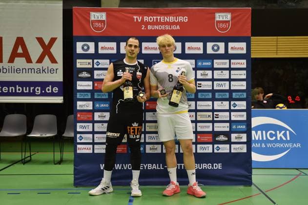 MVP, links Moritz Rauber (TV Rottenburg, 02), rechts Lucas Huckle (Volley YoungStars Friedrichshafen, 08) TV Rottenburg vs. Volley YoungStars Friedrichshafen, Volleyball, 2. Bundesliga Sued, 18. Spieltag, Saison 2024 2025, 09.02.2025, TV Rottenburg vs. Volley YoungStars Friedrichshafen, Volleyball, 2. Bundesliga Sued, 18. Spieltag, Saison 2024 2025, 09.02.2025 Rottenburg Copyright: xEibner-Pressefoto RalphxKunzex EP_RKE