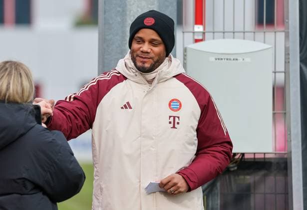 Vincent Kompany (FC Bayern Muenchen, Cheftrainer), GER, Abschlusstraining, FC Bayern Muenchen, Fussball, UEFA Champions League, Play-offs, Saison 2024 2025, 11.02.2025, GER, Abschlusstraining, FC Bayern Muenchen, Fussball, UEFA Champions League, Play-offs, Saison 2024 2025, 11.02.2025 Muenchen Copyright: xEibner-Pressefoto JennixMaulx EP_JML