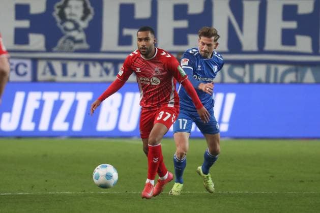 14.02.2025, xgox, Fussball 2. Bundesliga, 1. FC Magdeburg - 1. FC Koeln emspor, v.l. Linton Maina (Koeln, 37), Alexander Nollenberger (Magdeburg, 17 ) Zweikampf, Duell, Kampf, tackle (DFL DFB REGULATIONS PROHIBIT ANY USE OF PHOTOGRAPHS as IMAGE SEQUENCES and or QUASI-VIDEO) Magdeburg