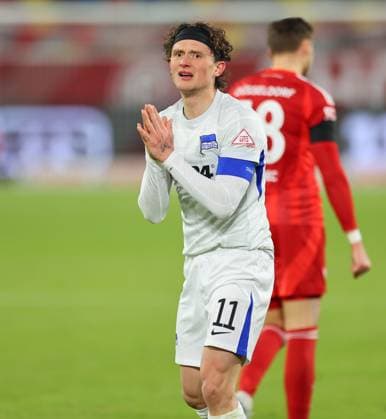 15.02.2025, xdcx, Fussball 2. Bundesliga, Fortuna Düsseldorf - Hertha BSC Berlin, v.l., Fabian Reese (Hertha BSC Berlin) enttaeuscht, enttaeuscht schauend, dissapointed, traurig, frustiert, frust, gefrustet DFL DFB REGULATIONS PROHIBIT ANY USE OF PHOTOGRAPHS AS IMAGE SEQUENCES AND OR QUASI-VIDEO.