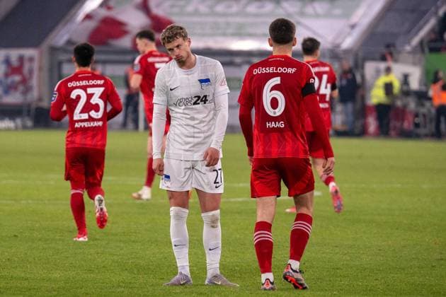 Ein sehr unzufriedener Michael Cuisance (Hertha BSC, 27), GER Fortuna Duesseldorf vs. Hertha BSC, Fussball, 2. Bundesliga, Spieltag 22, Saison 2024 2025, 15.02.2025 DFB DFL REGULATIONS PROHIBIT ANY USE OF PHOTOGRAPHS AS IMAGE SEQUENCES AND OR QUASI-VIDEO, GER Fortuna Duesseldorf vs. Hertha BSC, Fussball, 2. Bundesliga, Spieltag 22, Saison 2024 2025, 15.02.2025 Duesseldorf