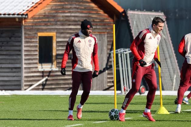 Alphonso Davies (FC Bayern Muenchen, 19) beim Training mit Joao Palhinha (FC Bayern Muenchen, 16), GER, Abschlusstraining, FC Bayern Muenchen, Fussball, UEFA Champions League, Play-offs, Saison 2024 2025, 17.02.2025, GER, Abschlusstraining, FC Bayern Muenchen, Fussball, UEFA Champions League, Play-offs, Saison 2024 2025, 17.02.2025 Muenchen Copyright: xEibner-Pressefoto JennixMaulx EP_JML