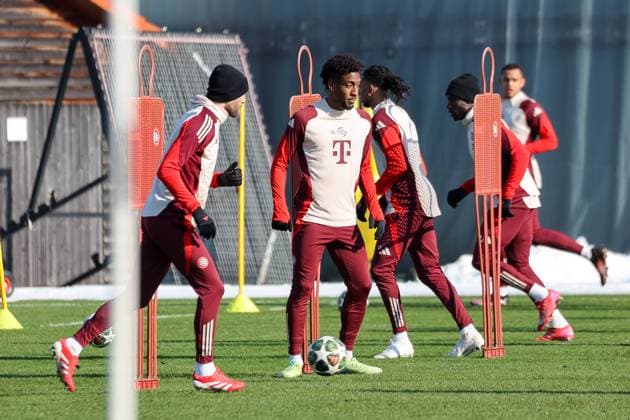 Kingsley Coman (FC Bayern Muenchen, 11) mit Konrad Laimer (FC Bayern Muenchen, 27), GER, Abschlusstraining, FC Bayern Muenchen, Fussball, UEFA Champions League, Play-offs, Saison 2024 2025, 17.02.2025, GER, Abschlusstraining, FC Bayern Muenchen, Fussball, UEFA Champions League, Play-offs, Saison 2024 2025, 17.02.2025 Muenchen Copyright: xEibner-Pressefoto JennixMaulx EP_JML