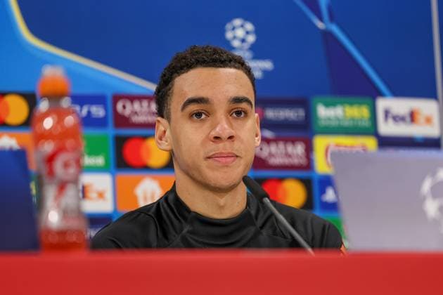 Jamal Musiala (FC Bayern Muenchen, 42) bei der Pressekonferenz, GER, Internationale Pressekonferenz, FC Bayern Muenchen, Fussball, UEFA Champions League, Play-offs, Saison 2024 2025, 17.02.2025, GER, Internationale Pressekonferenz, FC Bayern Muenchen, Fussball, UEFA Champions League, Play-offs, Saison 2024 2025, 17.02.2025 Muenchen Copyright: xEibner-Pressefoto JennixMaulx EP_JML