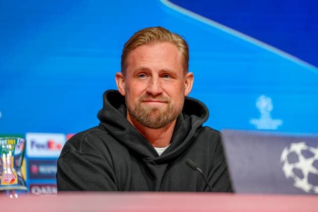 Kasper Schmeichel (Celtic Glasgow, 01) bei der Pressekonferenz, lachend, GER, Internationale Pressekonferenz, Celtic Glasgow, Fussball, UEFA Champions League, Play-offs, Saison 2024 2025, 17.02.2025, GER, Internationale Pressekonferenz, Celtic Glasgow, Fussball, UEFA Champions League, Play-offs, Saison 2024 2025, 17.02.2025 Muenchen Copyright: xEibner-Pressefoto JennixMaulx EP_JML