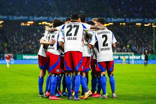Torjubel Hamburger SV nach Tor zum 1:0 Davie Selke (Hamburger SV, 27) GER, Hamburger SV vs. 1. FC Kaiserslautern, Fussball, 2. Bundesliga, Spieltag 23, Saison 2024 2025, 21.02.2025 DFL REGULATIONS PROHIBIT ANY USE OF PHOTOGRAPHS AS IMAGE SEQUENCES AND OR QUASI-VIDEO GER, Hamburger SV vs. 1. FC Kaiserslautern, Fussball, 2. Bundesliga, Spieltag 23, Saison 2024 2025, 21.02.2025 Hamburg