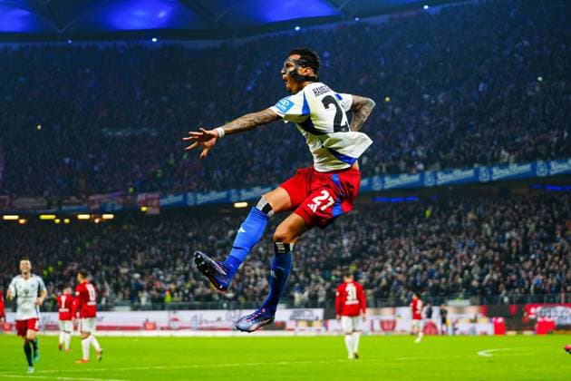 Torjubel nach Tor zum 1:0 Davie Selke (Hamburger SV, 27) GER, Hamburger SV vs. 1. FC Kaiserslautern, Fussball, 2. Bundesliga, Spieltag 23, Saison 2024 2025, 21.02.2025 DFL REGULATIONS PROHIBIT ANY USE OF PHOTOGRAPHS AS IMAGE SEQUENCES AND OR QUASI-VIDEO GER, Hamburger SV vs. 1. FC Kaiserslautern, Fussball, 2. Bundesliga, Spieltag 23, Saison 2024 2025, 21.02.2025 Hamburg